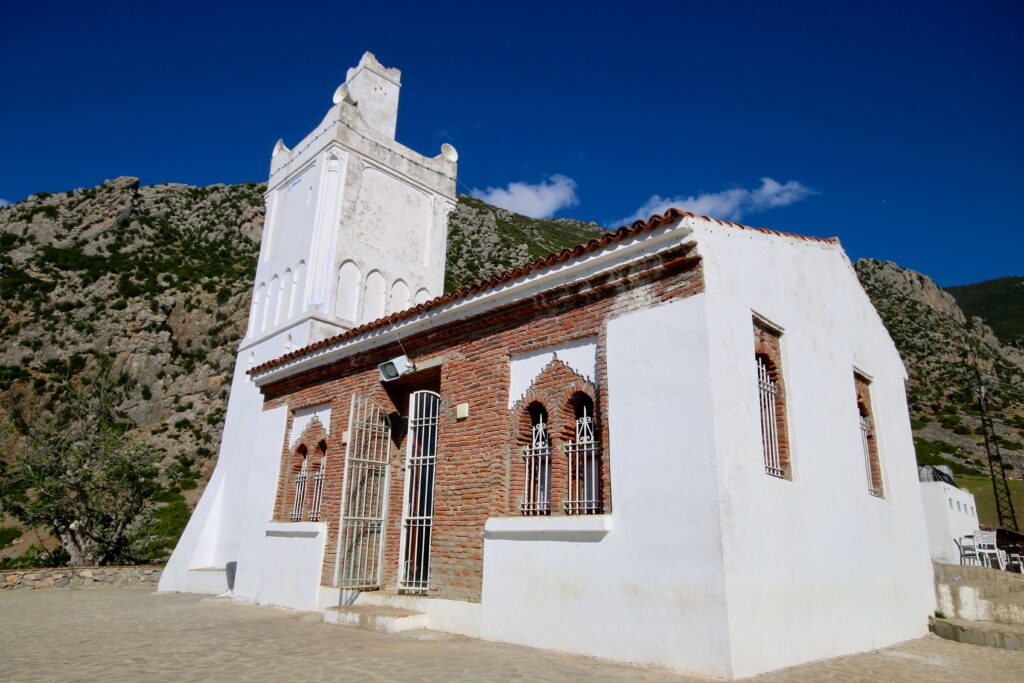 Best things to do in Chefchaouen - The whitewashed Spanish Mosque, which offers wonderful views across Chefchaouen