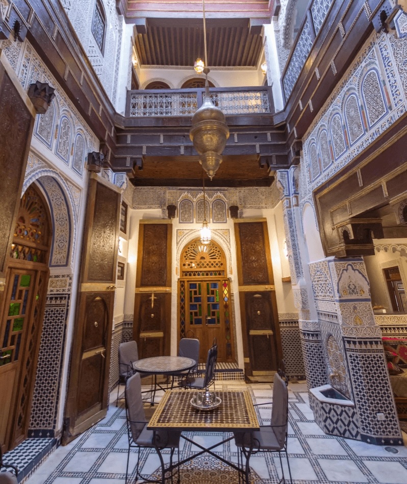 The interior courtyard of Dar Meknes Tresor, a budget-friendly hotel in Meknes 