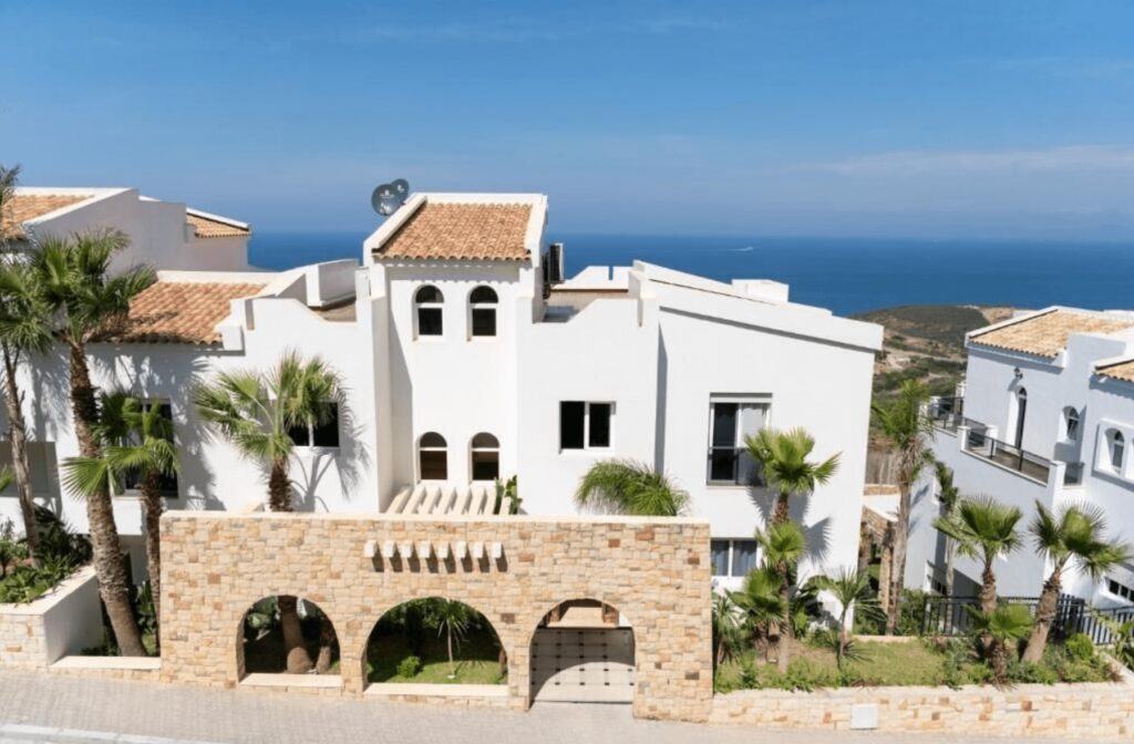 The whitewashed apartment hotel of Dar Mraha near Tangier 